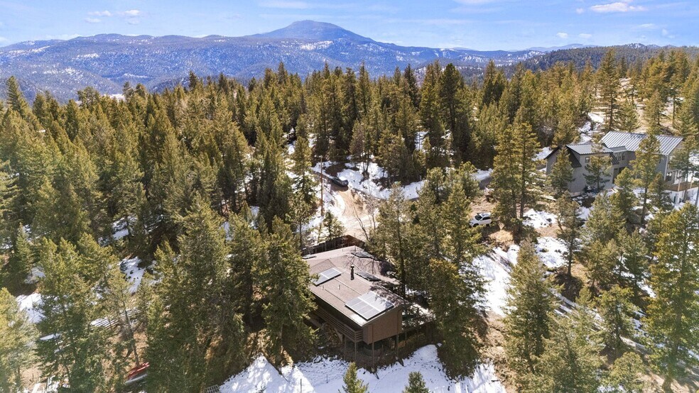Building Photo - 838 Lakeshore Dr