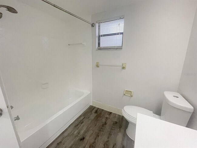 Building Photo - 12834 Lake Tree Ln