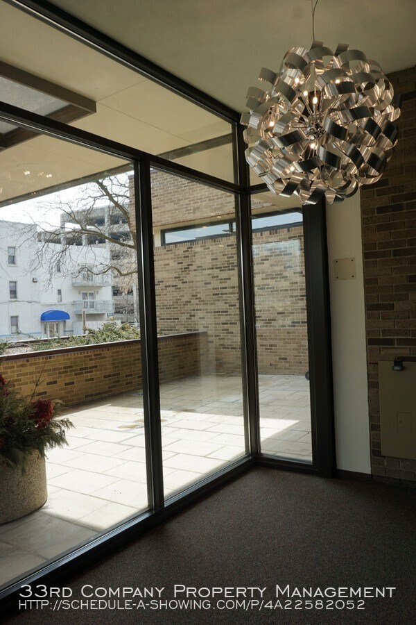 Building Photo - 207 5th Ave SW