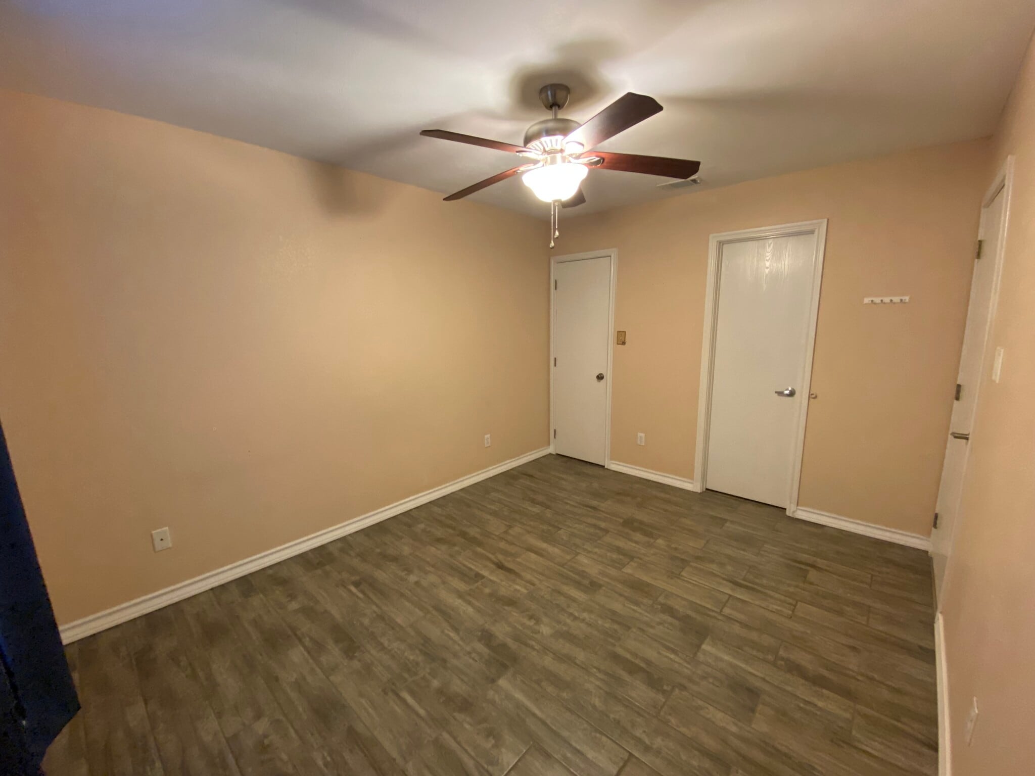 Principle Bedroom - 810 W La Quinta Dr