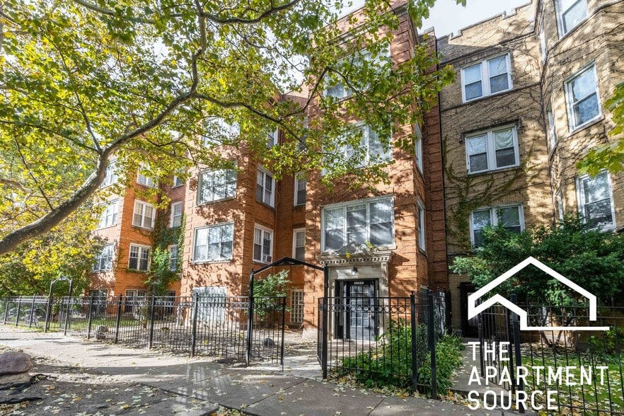 Building Photo - 6304 N Oakley Ave