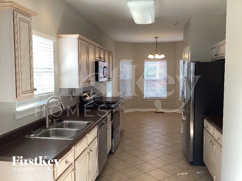 Building Photo - 7142 Riverfront Dr