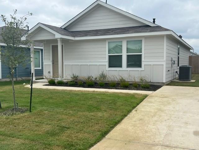 Building Photo - 2215 Cyclone Dr