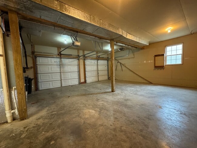 Building Photo - Charming 3-Bed, 2-Bath Home Just Minutes from Fort Leonard Wood!
