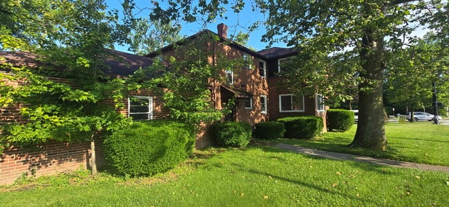 Building Photo - 3982 Meadowbrook Blvd