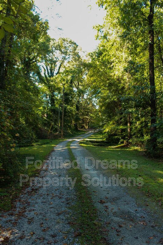 Building Photo - 5009 Hidden Red Oak Dr Mt