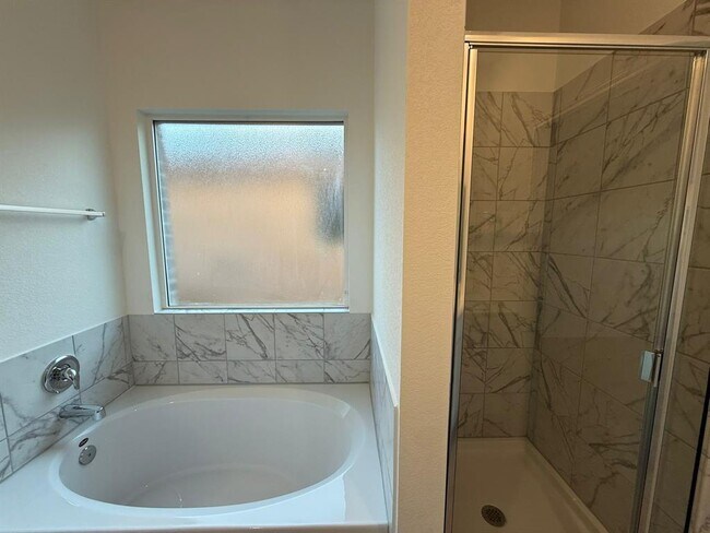 Building Photo - 561 Sormonne Lp