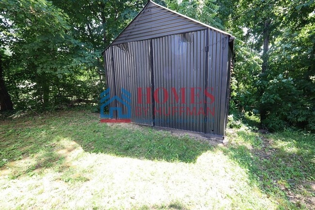 Building Photo - Three Bedroom House  | Attached Garage