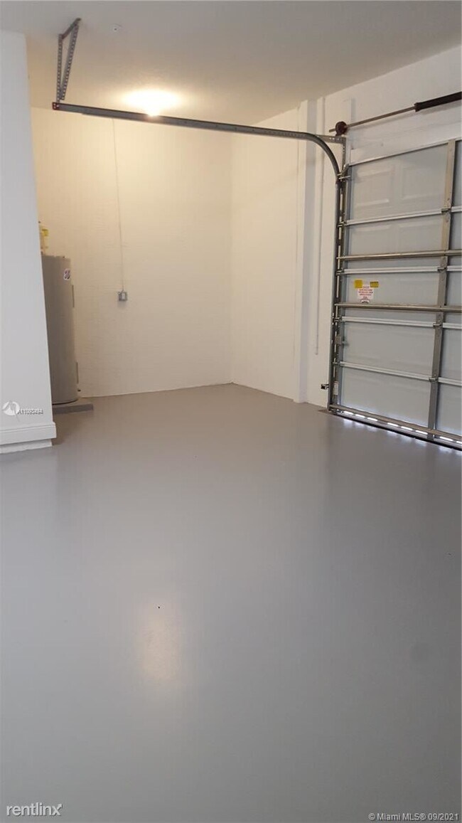 Building Photo - 3 br, 2.5 bath Townhome - 12453 NW 17th Mnr