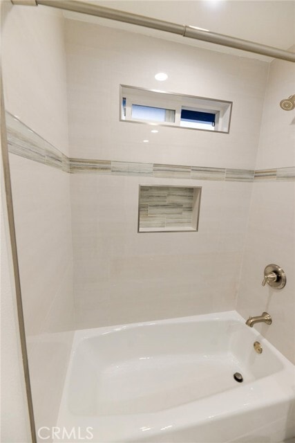 Building Photo - 257 Avenida Victoria