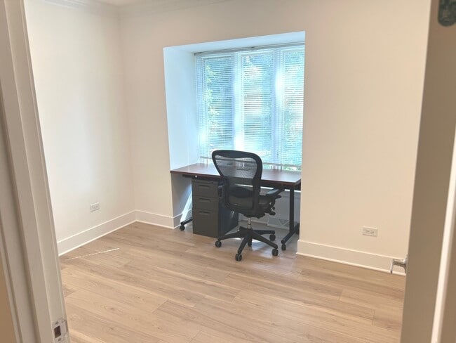 Building Photo - 1930 Sherman Ave