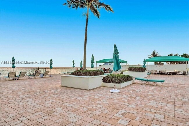 Building Photo - 3725 S Ocean Dr