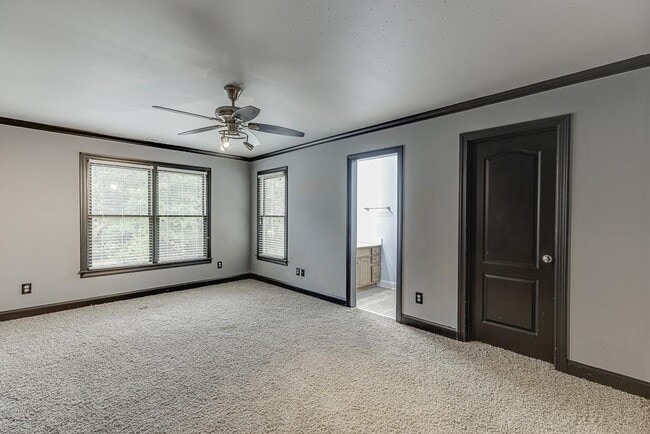 Building Photo - 940 Chateau Forest Rd