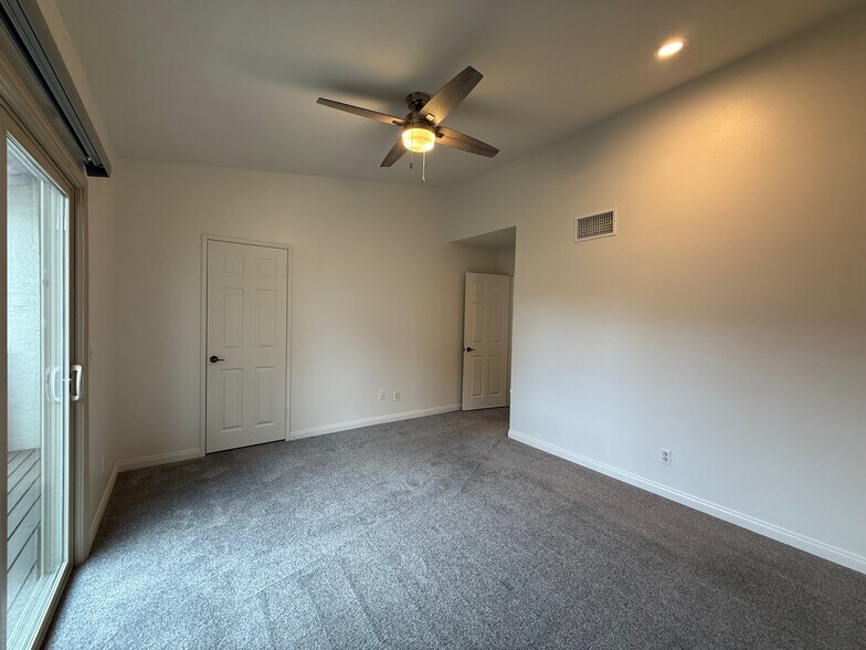 Building Photo - 6917 Pear Tree Dr