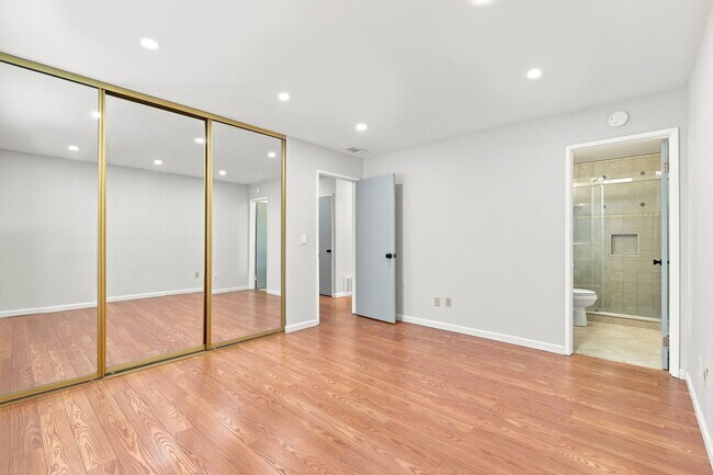 Building Photo - 33588 Bardolph Cir