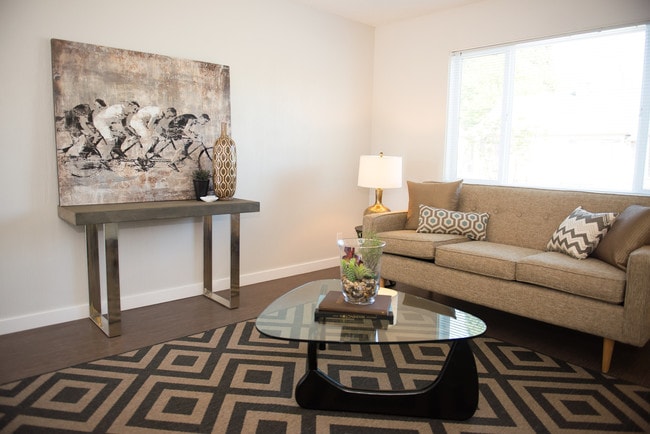 Brentwood & Pinecrest - Templeton Property Management, NFN Investments - Brentwood Apartments