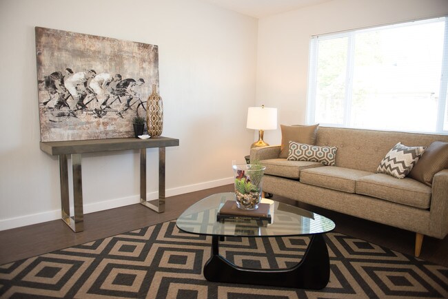 Brentwood & Pinecrest - Templeton Property Management, NFN Investments - Brentwood & Pinecrest Apartments