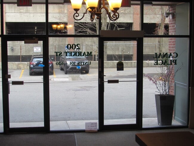 Building Photo - 200 Market St