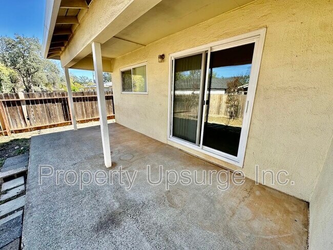 Building Photo - 1516 Yale Ct