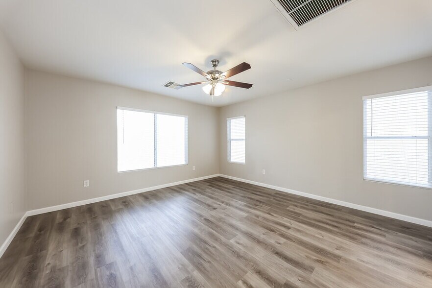 Building Photo - 34929 N 30th Dr