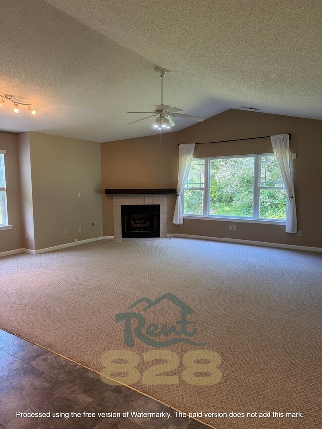 Building Photo - 37 Sunview Cir