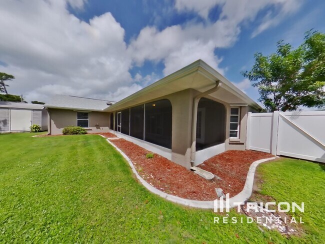 Building Photo - 23135 Langdon Ave