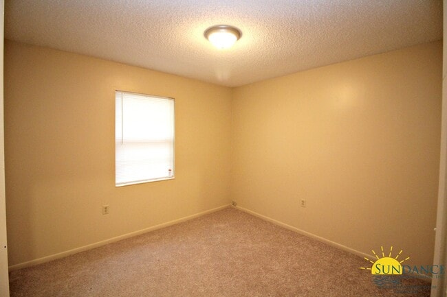 Building Photo - Great 3 Bedroom Home in Fort Walton