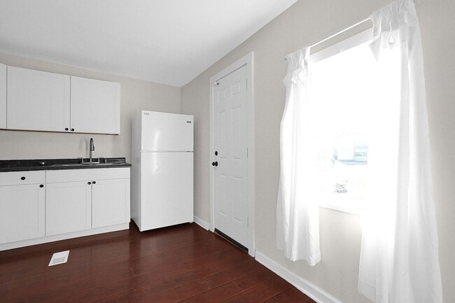 Building Photo - 131 S 2nd St