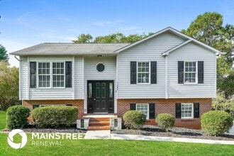 Building Photo - 1205 Brookhill Park Dr