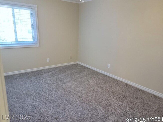 Building Photo - Adorable unit in Bella Vita community!