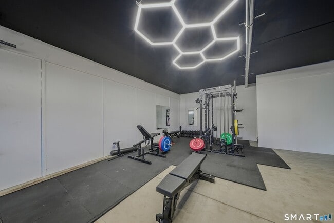 Building Photo - 145 Brentwood Ave