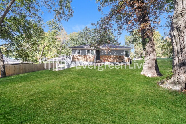 Building Photo - 4033 Clearpool Circle Rd