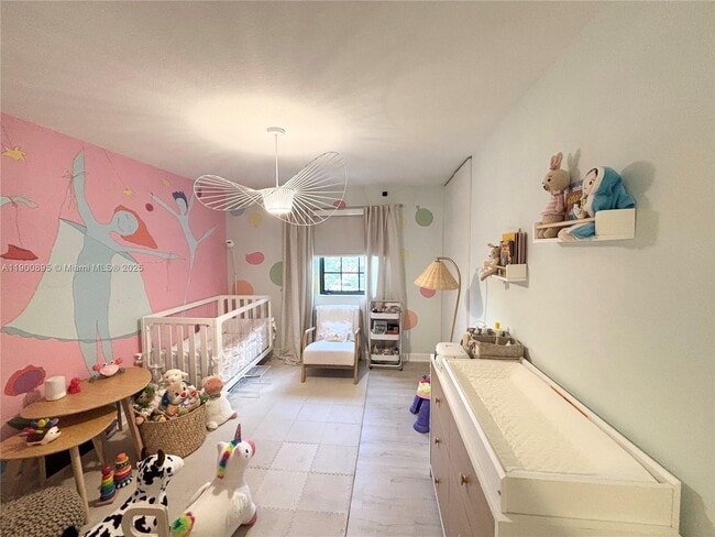 Building Photo - 401 NE 194th Ln