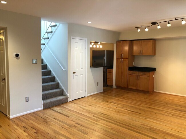 Building Photo - 1730 16th St NW
