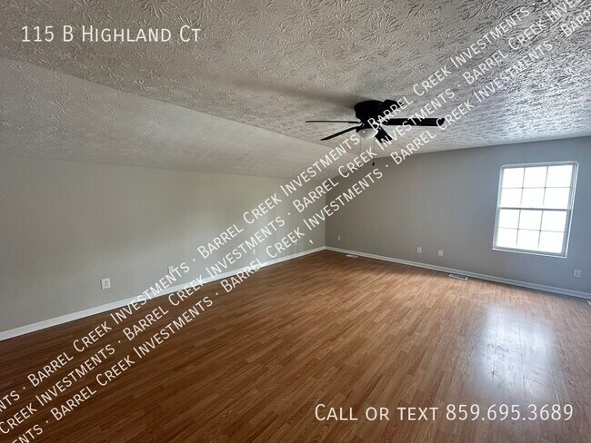 Building Photo - 2-Bed 1-Bath Townhome + Garage
