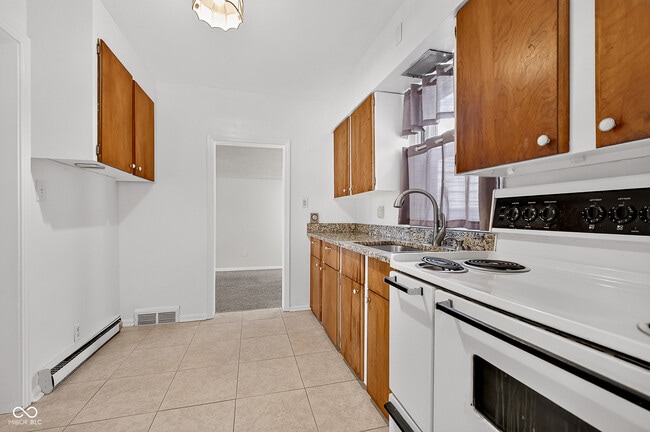 Building Photo - 3916 W 96th St