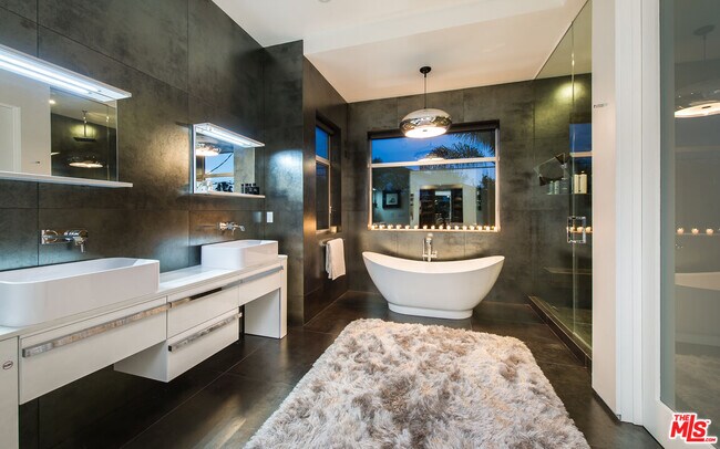 Building Photo - 6660 Colgate Ave