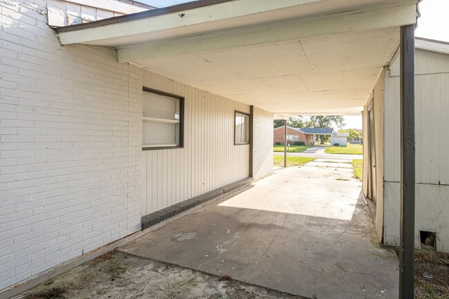 Building Photo - Cute 3 Bedroom Rental