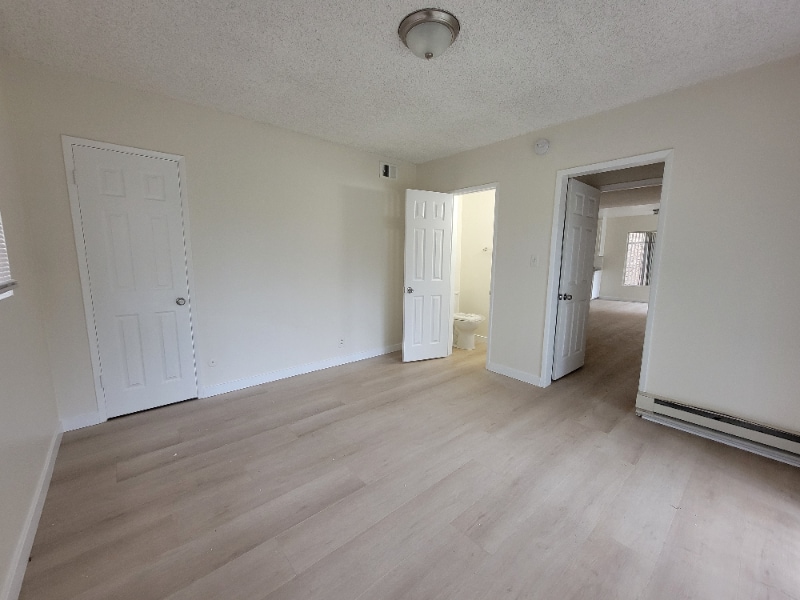 Building Photo - 13531 Wyandotte St