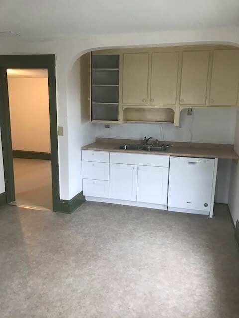 Building Photo - 9 Central St