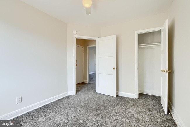 Building Photo - 5626 Midwood Ave