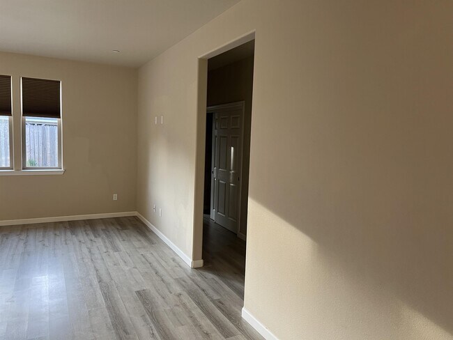 Building Photo - 4321 Paulson Ln