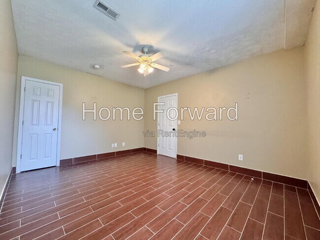 Building Photo - 102 Manna Dr