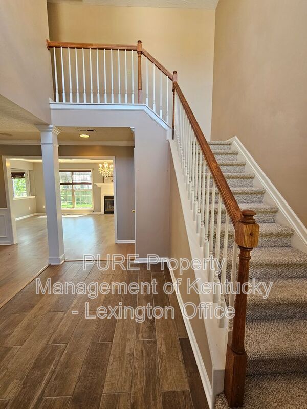Building Photo - 528 Newbury Way