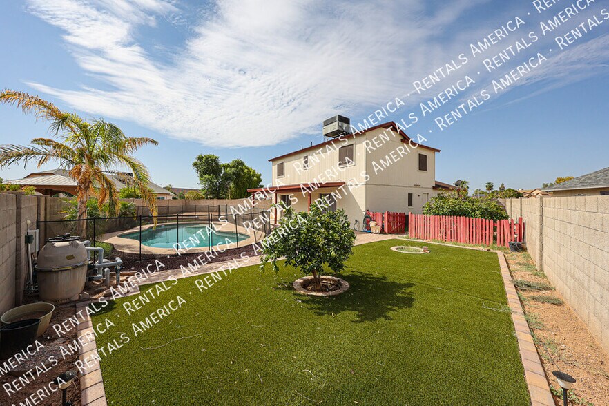 Building Photo - 6631 N 84th Dr