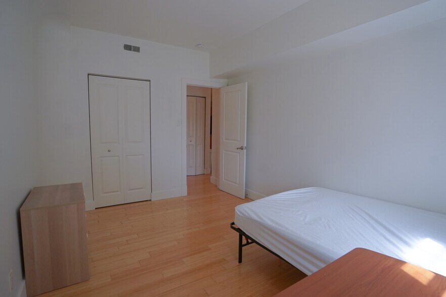 Building Photo - 611 Westgate Ave