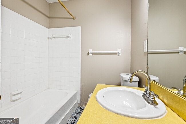 Building Photo - 1056 Mandalay Ct SW