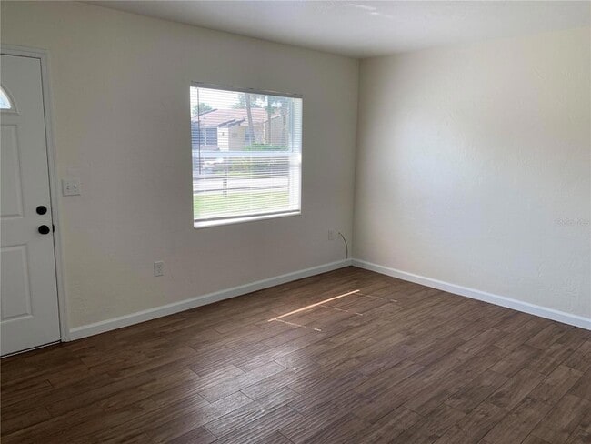 Building Photo - 127 E Kentucky Ave