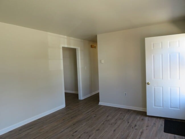 Building Photo - Petersburg