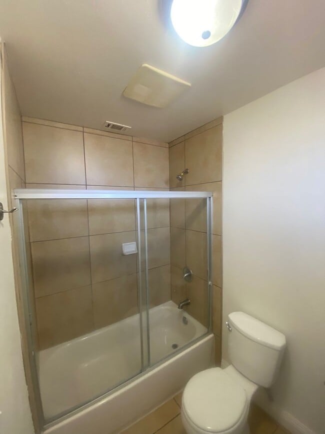 Building Photo - 76(914)